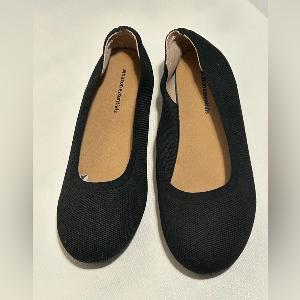Amazon Essentials Women's Classic Black Flats